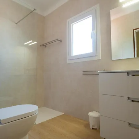 Casa L'escala, 3 Dormitorios, 6 Personas - Es-325-36 *