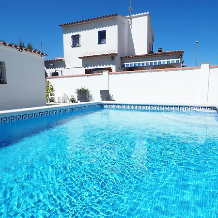 Casa L'escala, 3 Dormitorios, 6 Personas - Es-325-36 * Torroella De Montgri