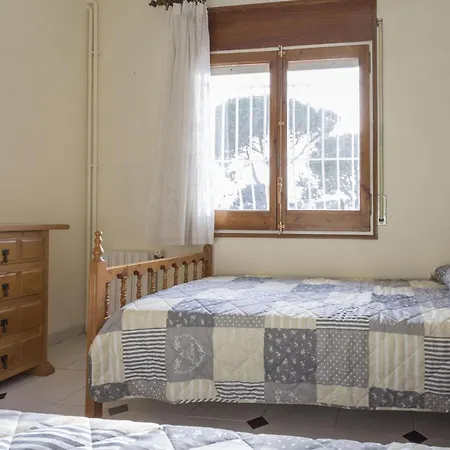 Casa L'escala, 3 Dormitorios, 6 Personas - Es-325-36
